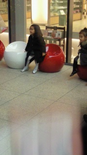 ���߂���