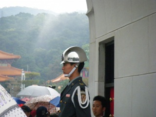 �q������y3�E�V�z