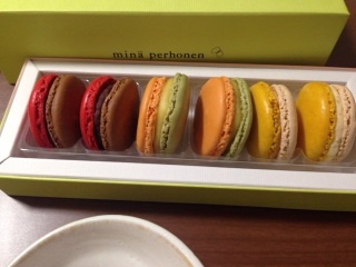 �}�J����